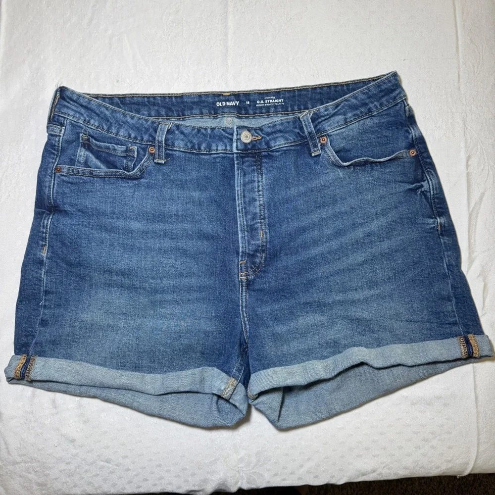 Old Navy OG Straight High Rise Denim Shorts Women 18 Medium Wash‎ Cuffed Blue
